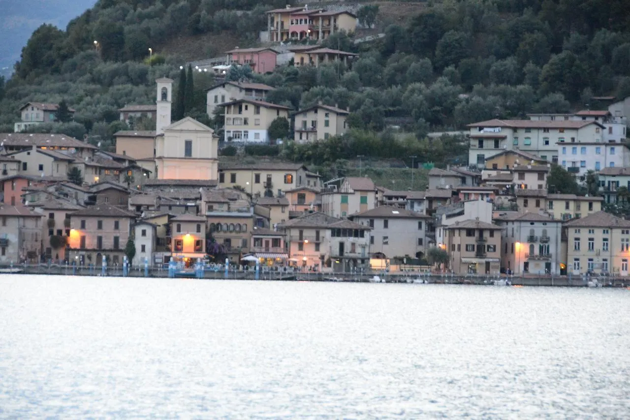 Aparthotel La Perla Monte Isola Italia
