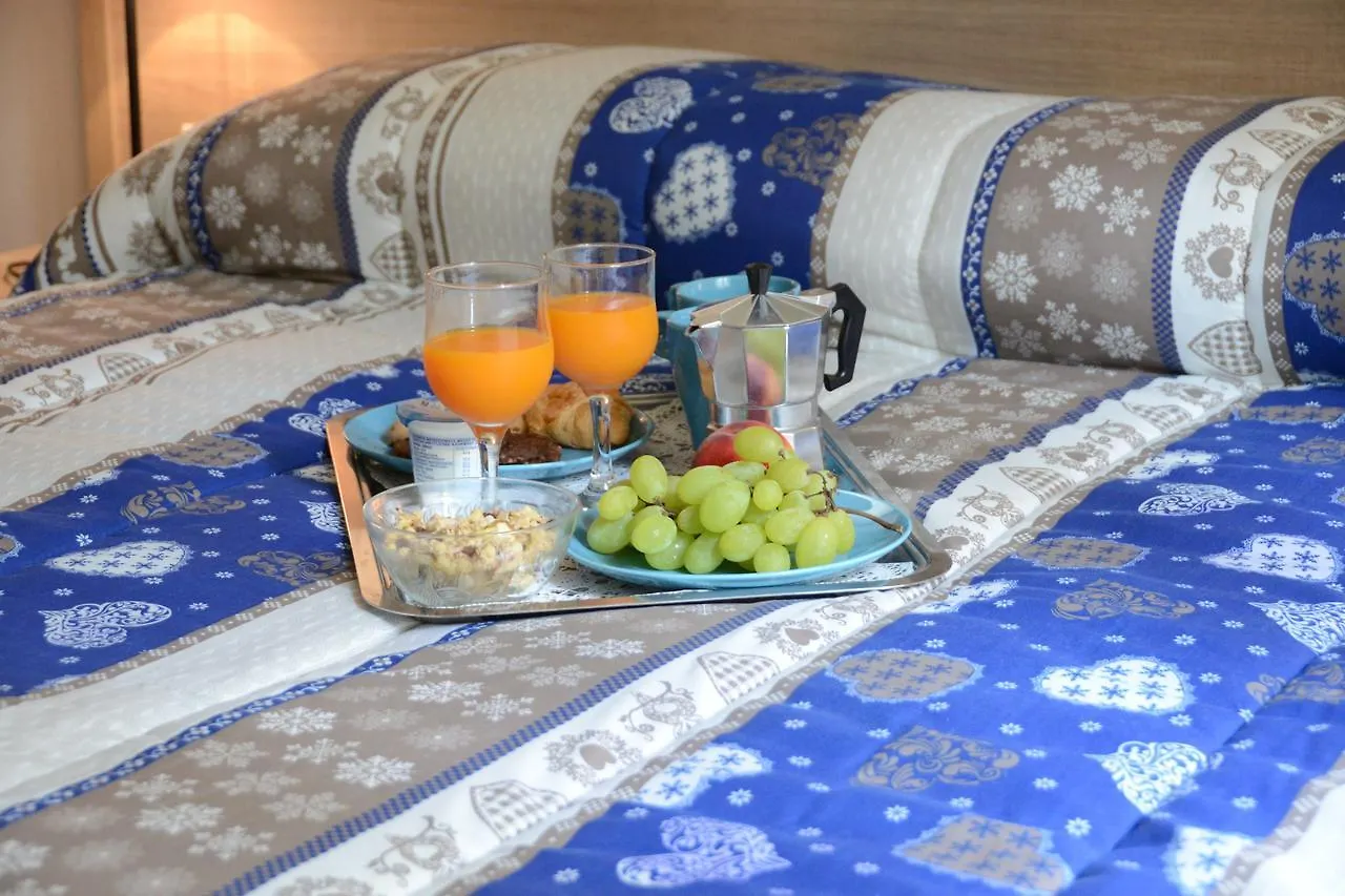 Aparthotel La Perla Monte Isola Italien